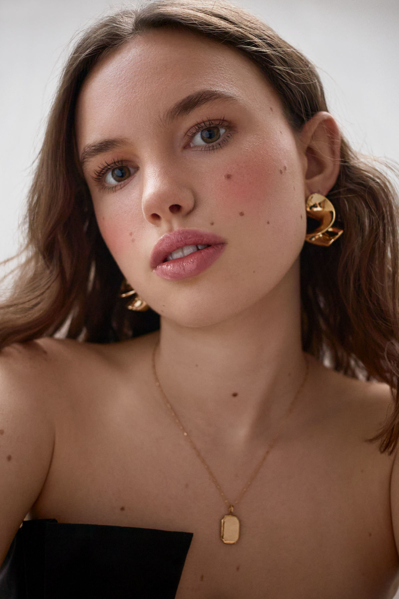 MEG WOLTON - Crystal Model Management