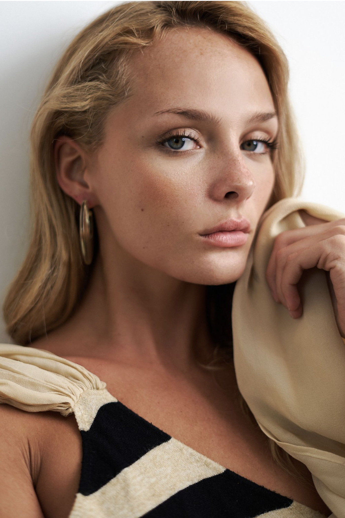 SOPHIE HARRIS - Crystal Model Management