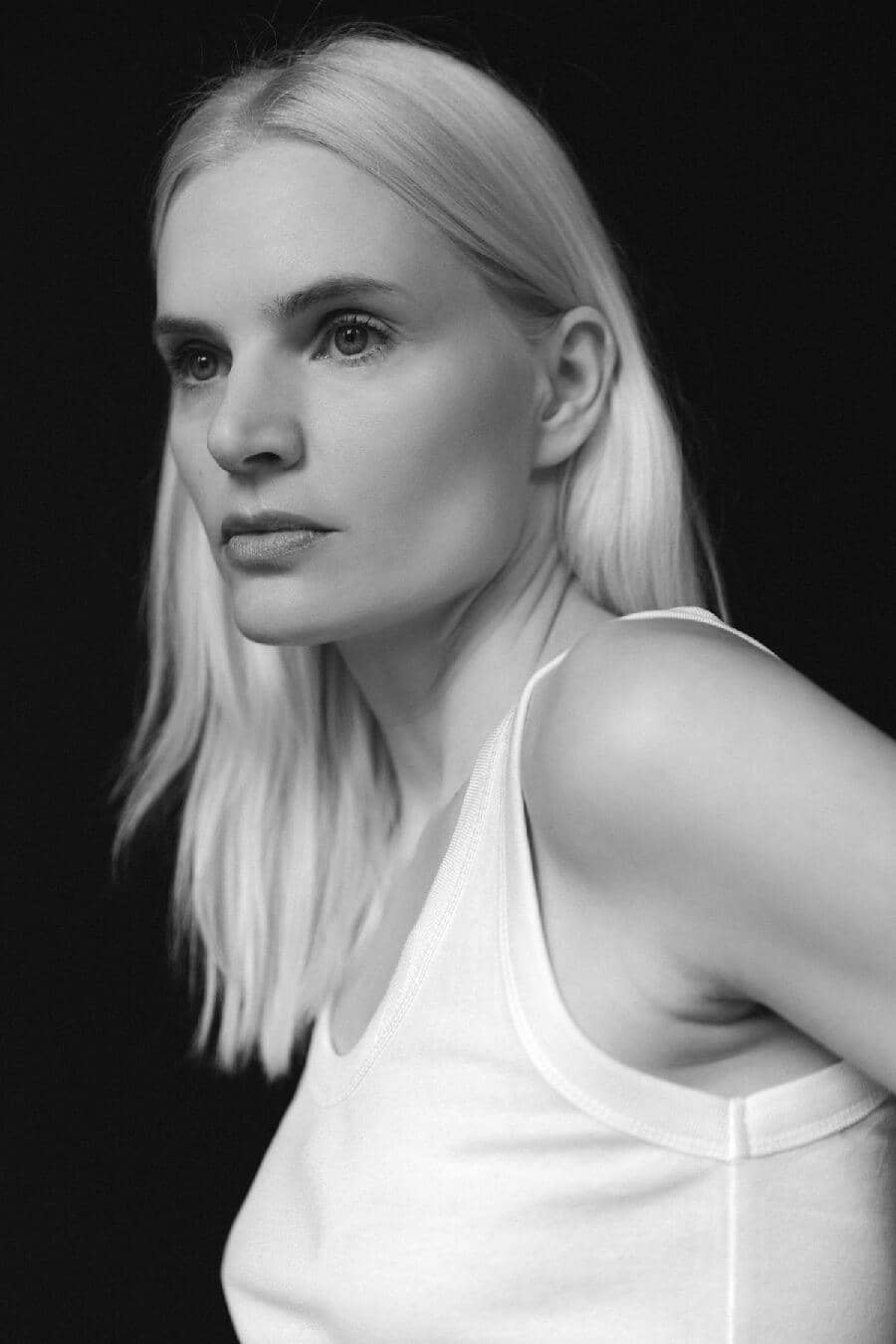 IVANA MOMIROV - Crystal Model Management